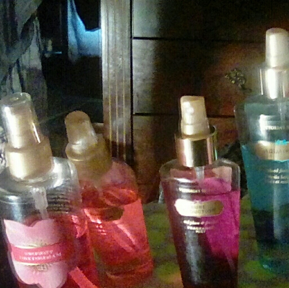 V s 5 body mist
